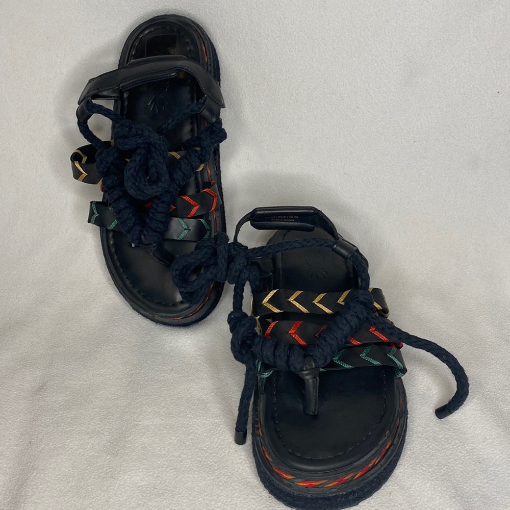 FARM rio black rope tie flat form sandals size 9/EU 40 Jamaican/Rasta style